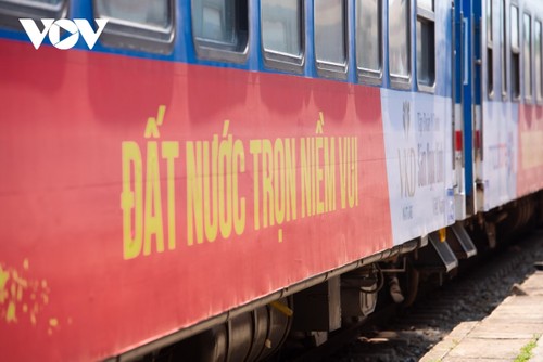 Tái hiện cuộc hội ngộ lịch sử 2 đoàn tàu Thống Nhất tại ga Đà Nẵng - ảnh 9