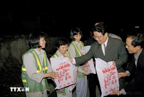 Nguyên Chủ tịch nước Trần Đức Lương - nhà lãnh đạo hết lòng phục vụ sự nghiệp cách mạng - ảnh 14