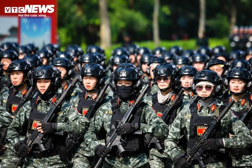 Nắng hè không thể thiêu rụi khí phách người chiến sĩ - ảnh 10