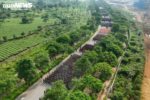 Nắng hè không thể thiêu rụi khí phách người chiến sĩ - ảnh 2