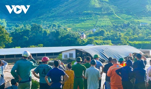 Giải cứu thành công người dân bị cô lập do mưa lũ ở các tỉnh miền núi phía Bắc - ảnh 2