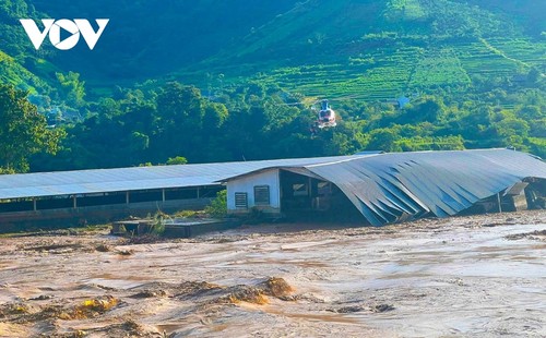 Giải cứu thành công người dân bị cô lập do mưa lũ ở các tỉnh miền núi phía Bắc - ảnh 4