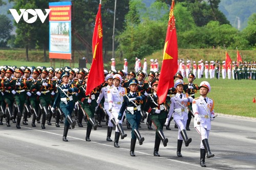 Tổng hợp luyện diễu binh, diễu hành lần 3: Xuất hiện khối xe đặc chủng mới - ảnh 3