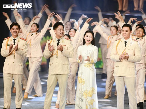 Toàn cảnh Lễ kỷ niệm 80 năm Ngày Truyền thống Công an Nhân dân - ảnh 14