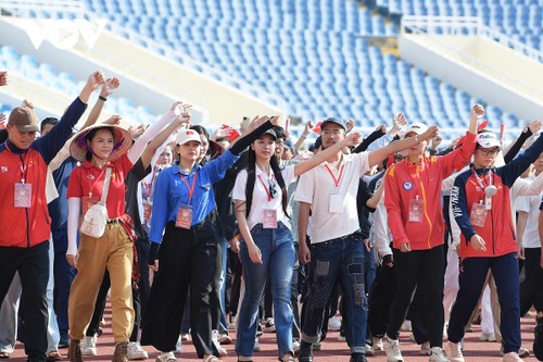 13 khối nghệ thuật, quần chúng hợp luyện diễu binh, diễu hành trên SVĐ Mỹ Đình - ảnh 11