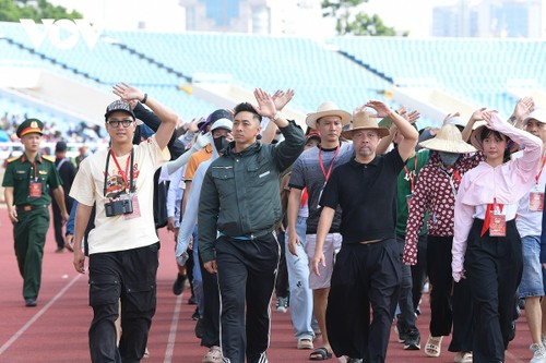 13 khối nghệ thuật, quần chúng hợp luyện diễu binh, diễu hành trên SVĐ Mỹ Đình - ảnh 12