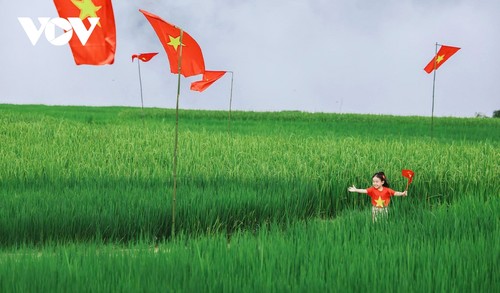 Con đường cờ Tổ quốc bừng sáng giữa trời thu Tây Bắc - ảnh 3