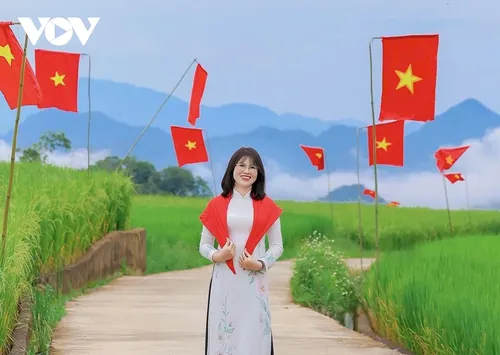 Con đường cờ Tổ quốc bừng sáng giữa trời thu Tây Bắc - ảnh 6