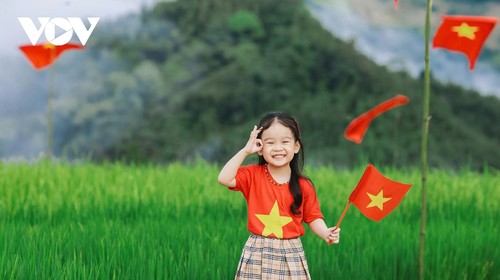 Con đường cờ Tổ quốc bừng sáng giữa trời thu Tây Bắc - ảnh 9