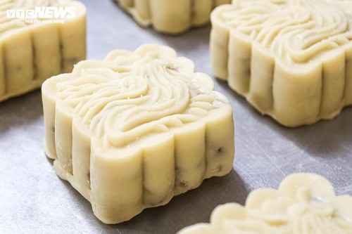 Cận cảnh cơ sở sản xuất bánh trung thu nức tiếng ở Hà Nội - ảnh 10