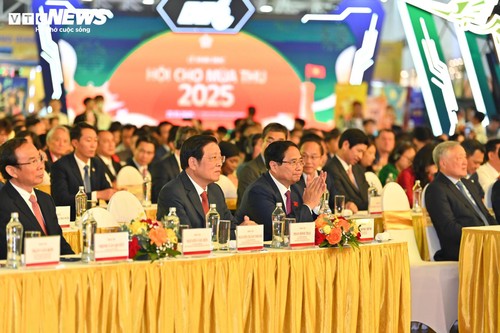 Toàn cảnh lễ khai mạc Hội chợ mùa Thu lần thứ nhất 2025 - ảnh 2