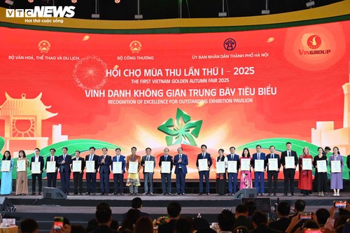 Toàn cảnh lễ bế mạc Hội chợ mùa Thu lần thứ nhất 2025 - ảnh 5