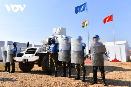 Trực thăng, chó nghiệp vụ tham gia diễn tập song phương Việt Nam - Ấn Độ - ảnh 1