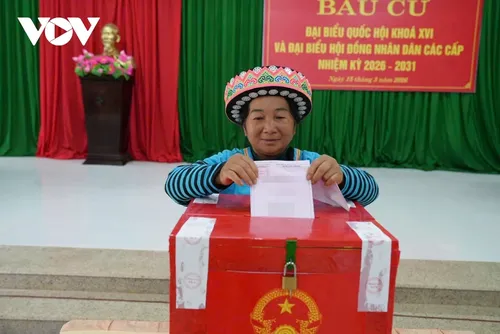 Toàn cảnh ngày bầu cử 15/3: Những hình ảnh xúc động từ khắp mọi miền - ảnh 10