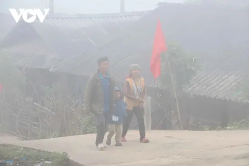 Toàn cảnh ngày bầu cử 15/3: Những hình ảnh xúc động từ khắp mọi miền - ảnh 8