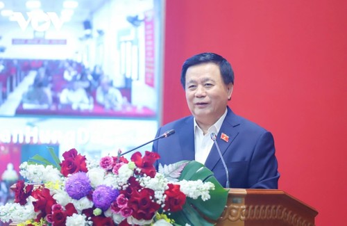 Đoàn đại biểu Quốc hội tỉnh Quảng Ninh tiếp xúc cử tri trước Kỳ họp thứ 9 - ảnh 1