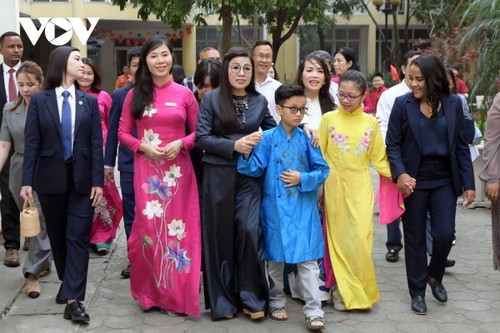 Phu nhân Thủ tướng Ethiopia thăm học sinh khiếm thị Trường Nguyễn Đình Chiểu - ảnh 1