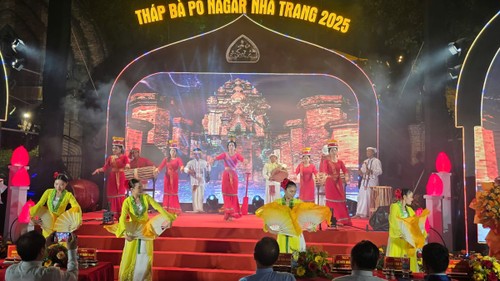 Khai mạc Lễ hội Tháp Bà Ponagar năm 2025 - ảnh 1