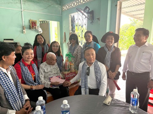  Đoàn kiều bào thăm Địa đạo Củ Chi và Đền Bến Dược - ảnh 3