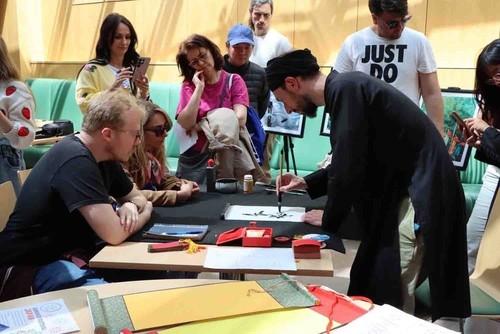 Rực rỡ sắc màu văn hóa Việt Nam tại trái tim châu Âu - ảnh 1