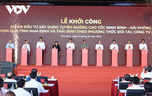 Thủ tướng Phạm Minh Chính dự Lễ khởi công xây dựng Dự án đường bộ cao tốc Ninh Bình - Hải Phòng - ảnh 2