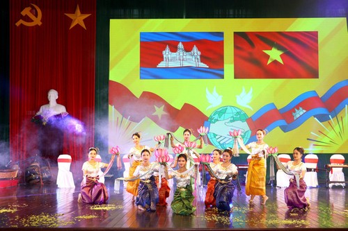 Giao lưu nghệ thuật Việt Nam - Campuchia - ảnh 1