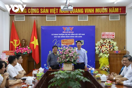 Báo chí góp phần đưa tiếng nói của chính quyền đến với người dân      - ảnh 1