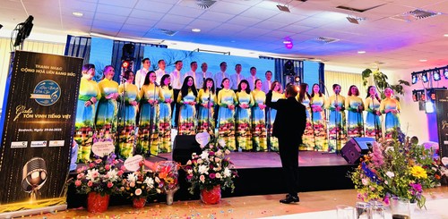 Gala tôn vinh tiếng Việt ở Đức - ảnh 6