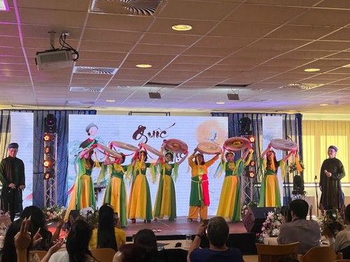 Gala tôn vinh tiếng Việt ở Đức - ảnh 3