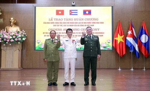 Những phần thưởng cao quý tô thắm mối quan hệ Việt Nam - Lào – Cuba - ảnh 1