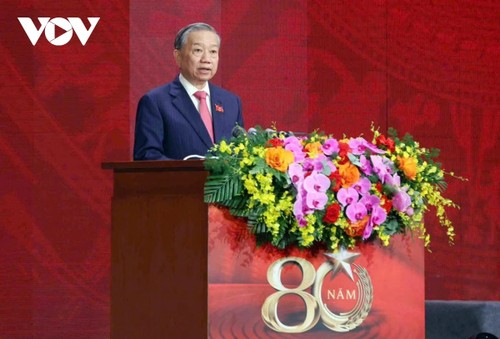 Tổng Bí thư Tô Lâm dự Lễ kỷ niệm 80 năm Ngày truyền thống Công an nhân dân và trao tặng Huân chương Sao Vàng lần thứ 5 - ảnh 1