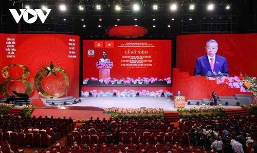 Tổng Bí thư Tô Lâm dự Lễ kỷ niệm 80 năm Ngày truyền thống Công an nhân dân và trao tặng Huân chương Sao Vàng lần thứ 5 - ảnh 2