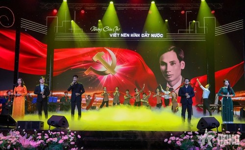 Những câu thơ viết nên hình đất nước - ảnh 2