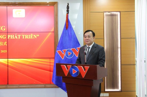 Trao tặng bộ phim tài liệu “Con đường phát triển” - ảnh 4