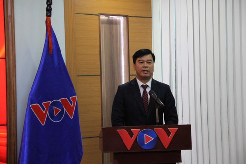 Trao tặng bộ phim tài liệu “Con đường phát triển” - ảnh 2