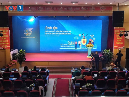 Phát động chiến dịch truyền thông nâng cao nhận thức của phụ nữ trên không gian mạng - ảnh 1