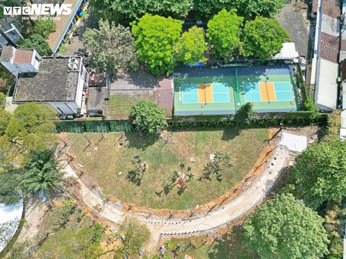 Lắp biểu trưng giọt nước ở khu vực Đài tưởng niệm nạn nhân COVID-19 - ảnh 10