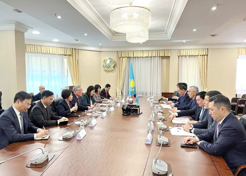 Xây dựng hành lang kết nối kinh tế - tài chính Việt Nam - Kazakhstan - ảnh 1