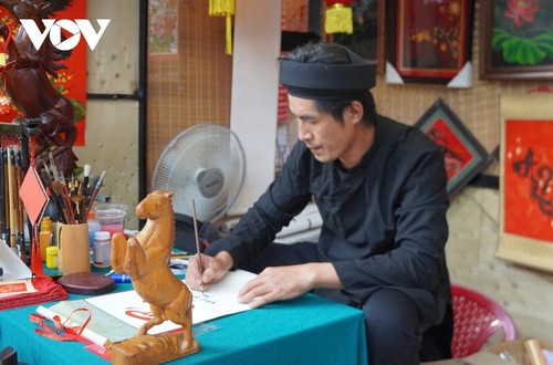 Người dân Thành phố Hồ Chí Minh đón Tết sớm tại Đường mai, Phố ông đồ - ảnh 2