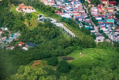 Young representatives embark on journey to Dien Bien Phu - ảnh 1