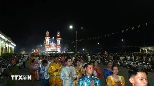 Biggest festival of Caodaism attracts crowds - ảnh 1