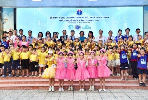 World Sight Day marked in Vietnam  - ảnh 1