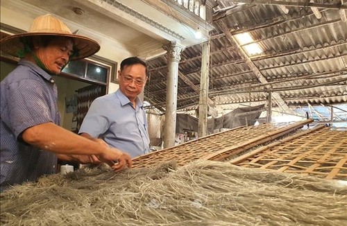 Cooperative leader pioneers new collective economic model - ảnh 2