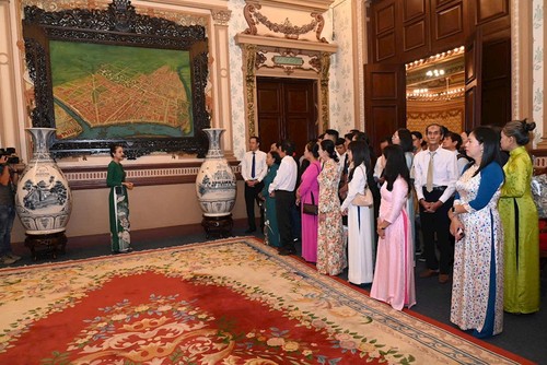 Ho Chi Minh City suspends tours of City Hall - ảnh 1