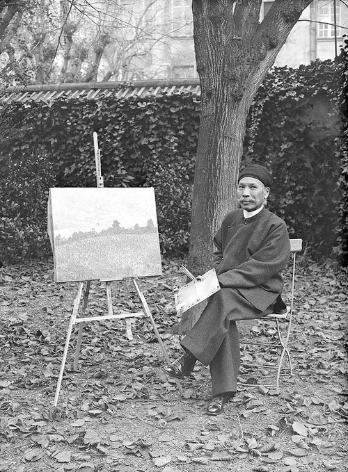 Sky, Mountain, Water /Allusive Panorama: The Artistic Return of Emperor Ham Nghi to Hue - ảnh 1
