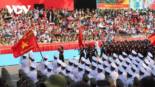 State-level rehearsal of grand parade for 50th anniversary of national reunification  - ảnh 3