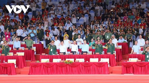 State-level rehearsal of grand parade for 50th anniversary of national reunification  - ảnh 4