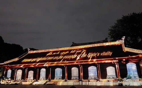 Temple of Literature’s history told through 3D mapping show - ảnh 1