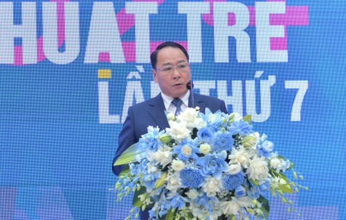 Youth Fine Arts Festival 2024 showcases creativity and talent of Vietnamese  artists - ảnh 2