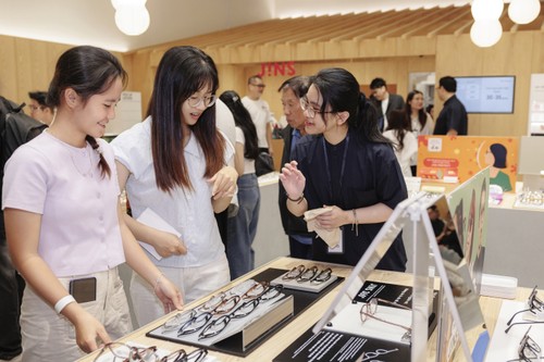 Foreign retailers expand Vietnam operation - ảnh 1